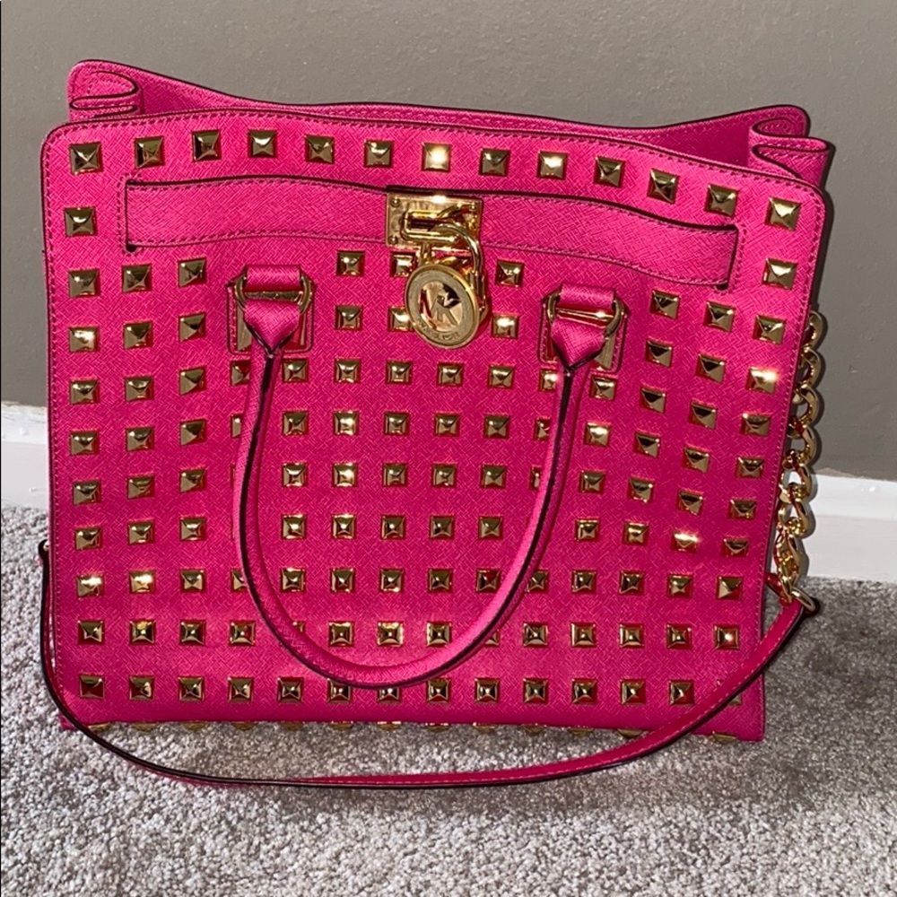 Showstopper Michael Kors tote!